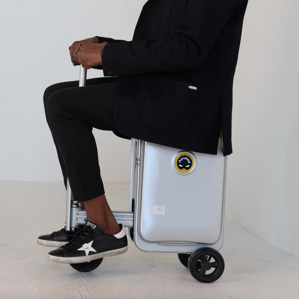 Hardly Rideable Airwheel SE3S Smart Rideable Suitcase