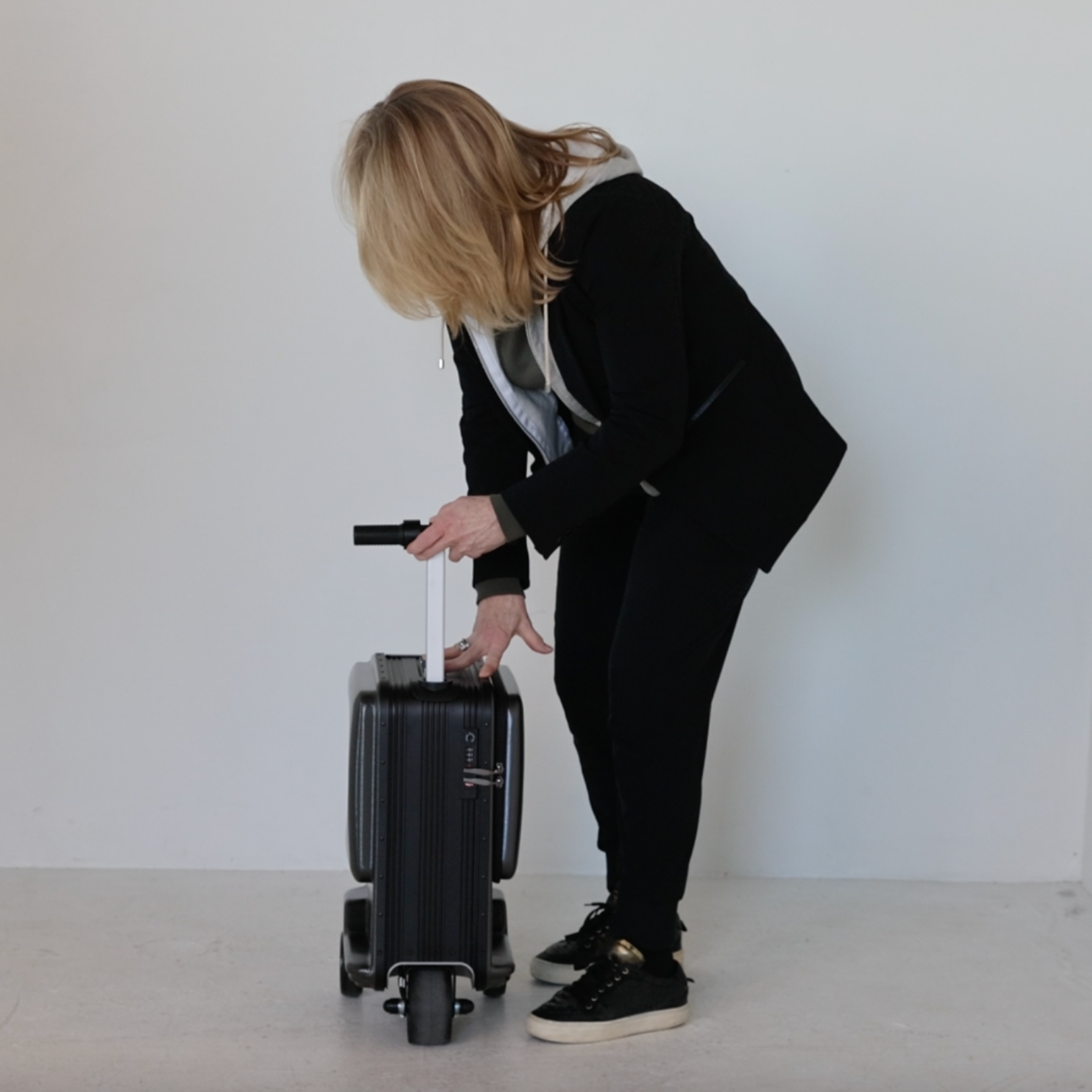 Airwheel SE3MiniT Smart Rideable Suitcase